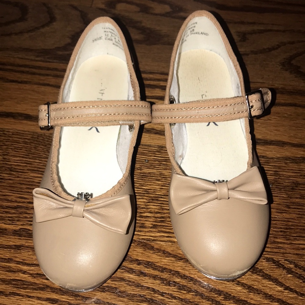 Girls tap shoes